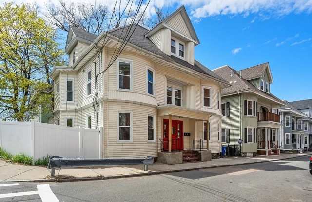 Photo of Great 6 Bed available for Immediate move in