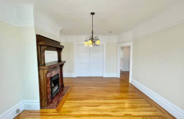 Wonderful Light and Bright Top Floor 2BR/1BA Flat w/Parking, Laundry, Shared Garden - PROGRESSIVE