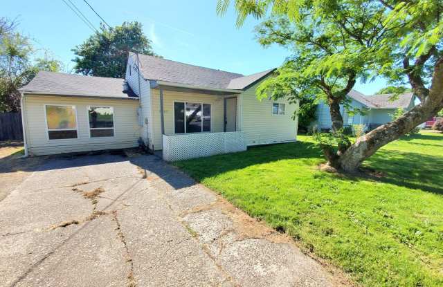 Photo of 3 Bed 2 Bath Home w/ storage shed