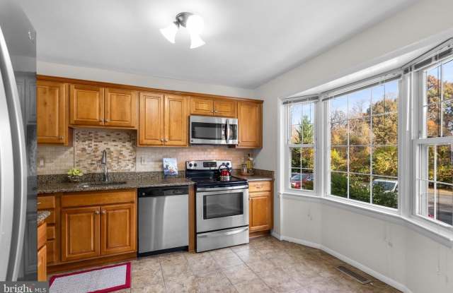 1713 REDGATE FARMS CT