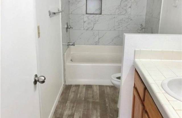 2324 Diamondback Drive