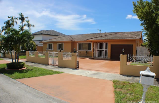 400 SW 136th Ave - 400 Northwest 136th Avenue, Tamiami, FL 33182