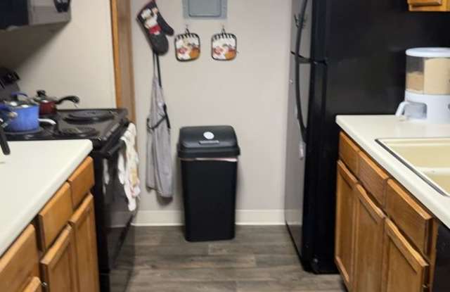 Nice 2 bed 2 bath second floor unit near Buckley Air Force base!