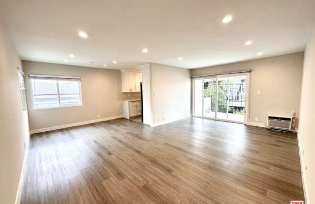1051 S Sherbourne Dr unit: 6