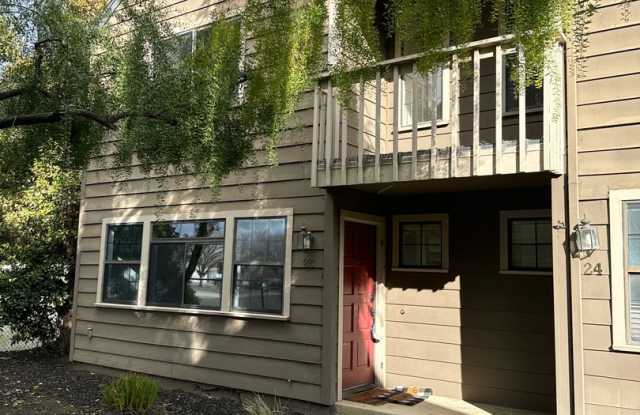 2 Bedroom Condo in Hollister