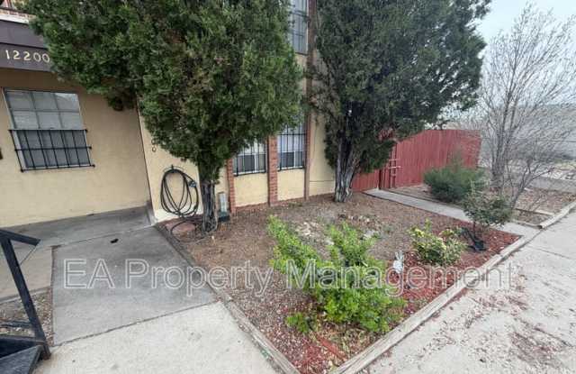 12200 Candelaria Rd NE