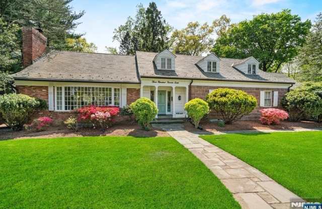 328 Ridgewood Avenue