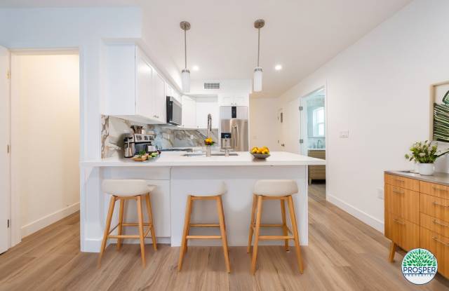 2236-2240 Penmar Avenue