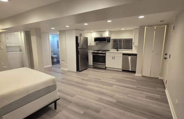 3508 N Lowell Avenue