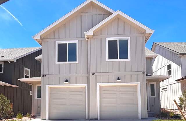 Move-In Ready 3BR Townhome with Granite Counters & Garage