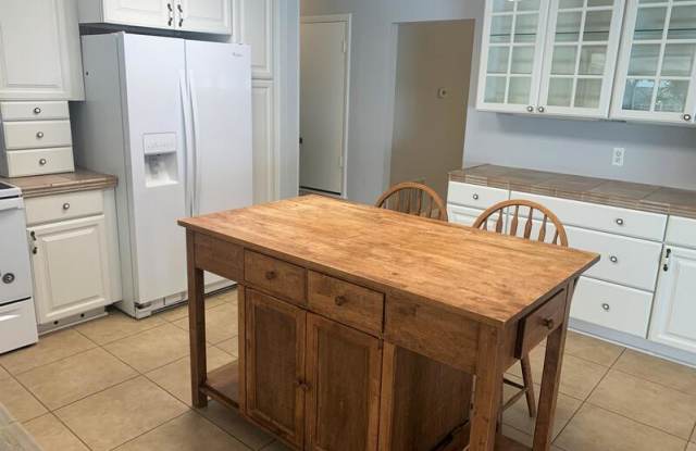 523 Spring Oaks Boulevard