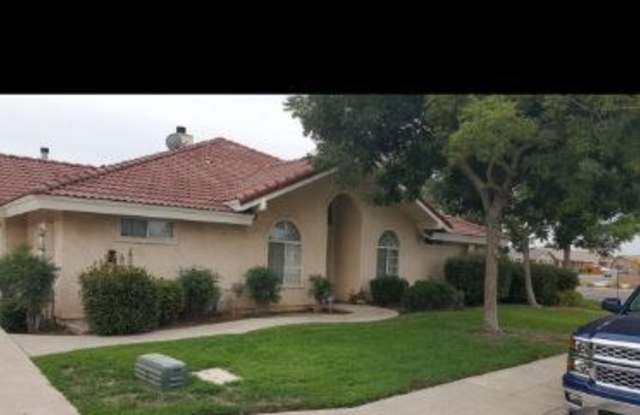 3195 Whittier Ave. 102 - 3195 Whittier Avenue, Clovis, CA 93611