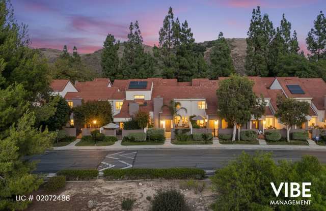 Photo of LOCATION, LOCATION, LOCATION!!!! "Hidden Canyon" w/ MOUNTAIN  SUNSET VIEWS
