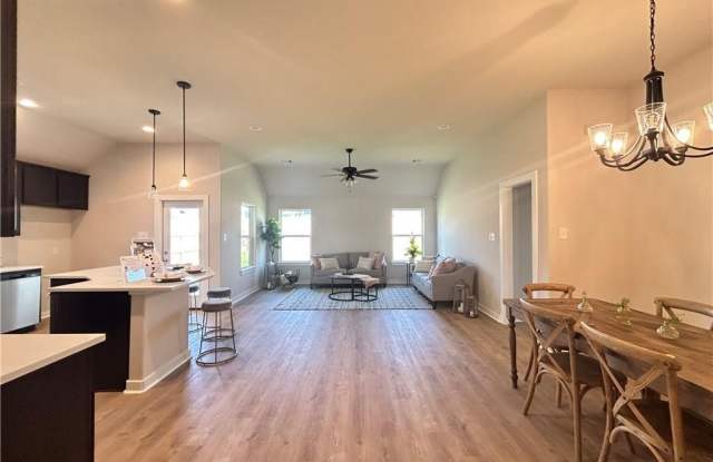 1935 Pinemont View Drive