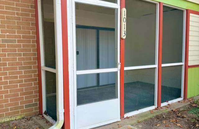 Photo of Now available! Charming 2 bed / 1 bath condo in a prime Tallahassee location.