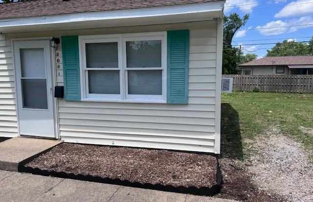1306 East Michigan Avenue - 1/2