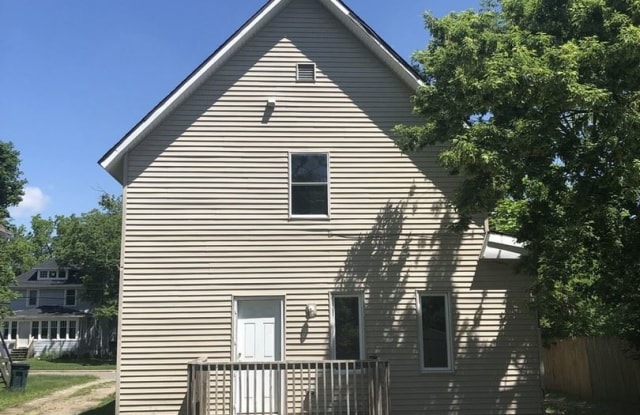 913 W Lapeer St. #2 - 913 West Lapeer Street, Lansing, MI 48915