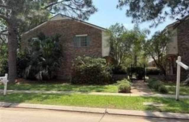 909 VOURAY Drive D