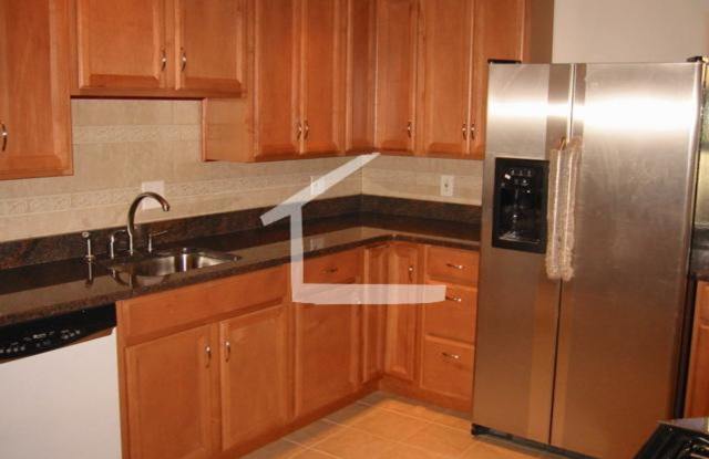 Huge, luxury 2 bed penthouse in South Boston!