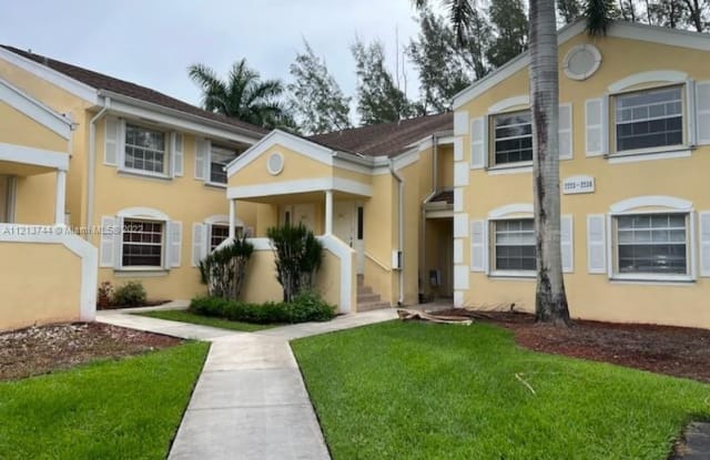 2234 SE 27th Dr - 2234 SE 27th Dr, Homestead, FL 33035