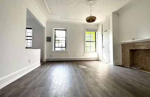 Photo of 121 Wythe Avenue