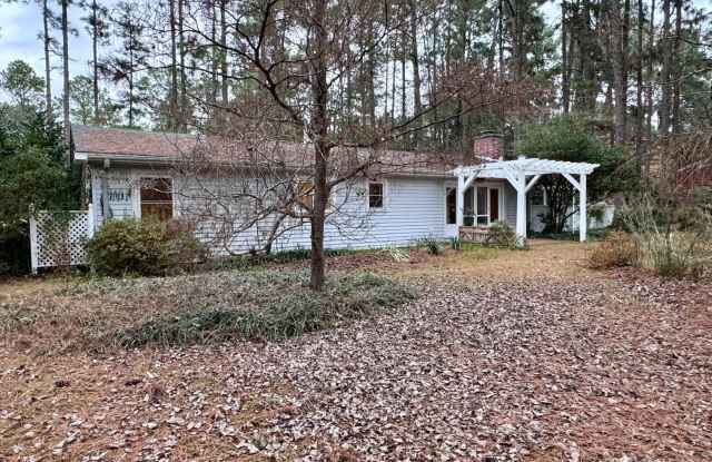 192 Thorne Road - 192 Thorne Road, Pinehurst, NC 28374