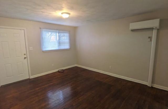 712 F Avenue Southeast