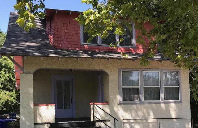Charming 2-bedroom / 1 bathroom near OU Campus!
