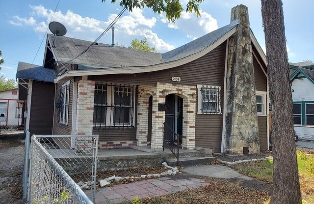 2134 Cincinnati Ave - 2134 Cincinnati Avenue, San Antonio, TX 78228