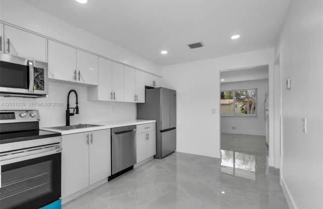 821 SW 7th Ave
