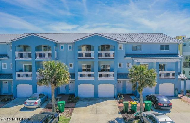 114 18TH Avenue N unit: E