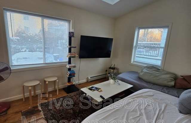 22-24 Hayward Street - 4 (second floor rear)