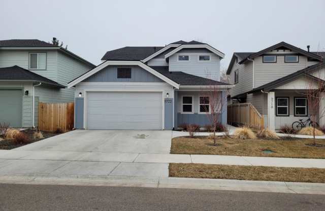 Charming 3-Bedroom Home with Chef's Kitchen!