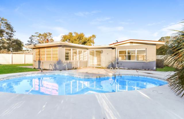 7308 North Saint Vincent Street