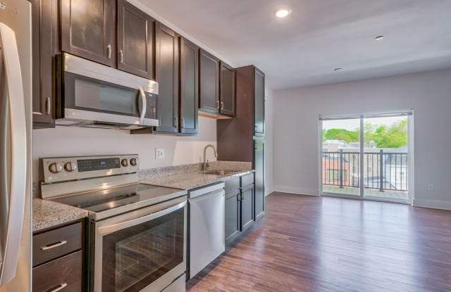 500 Bank St Unit D31