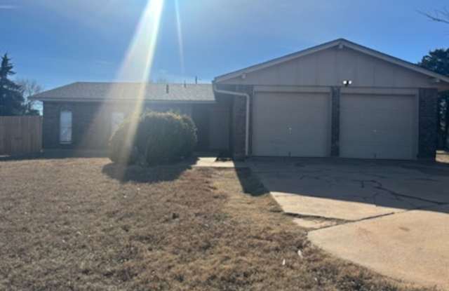 VERY NICE HOME IN THE RIDGECREST AREA. PETS NEGOTIABLE WITH OWNERS APPROVAL