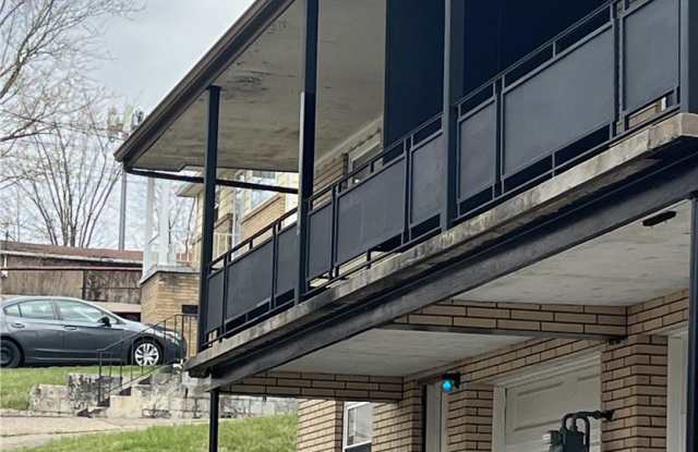 Photo of 102 Webster Ave.