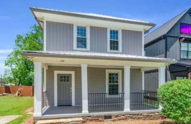 Photo of Gorgeous 3/2 Located 1 Block From Downtown Greenville!