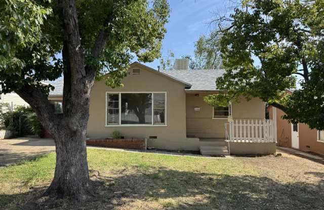 Photo of 3471 Stauss Ave