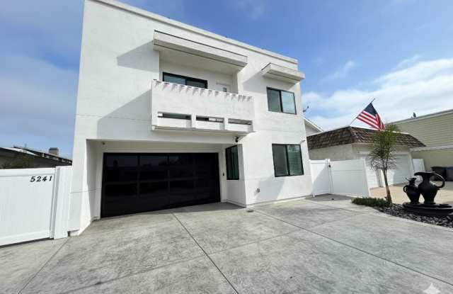 Oxnard Shores: Huge Rooftop Deck w/Ocean Views!