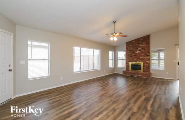 8545 North 108th Lane