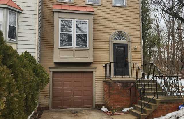 7261 SAINT LUCIA Court