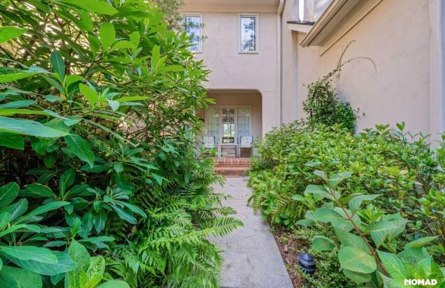 Stunning 4BR Townhome in Paces West Community