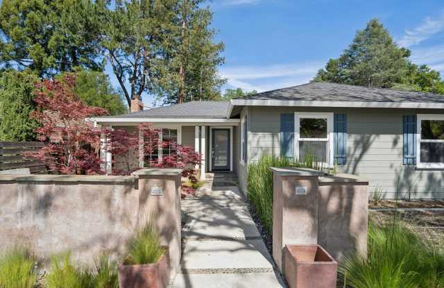 Spacious 3 bed 2 bath Home with Detached 1 bed 1 bath ADU in Los Altos!