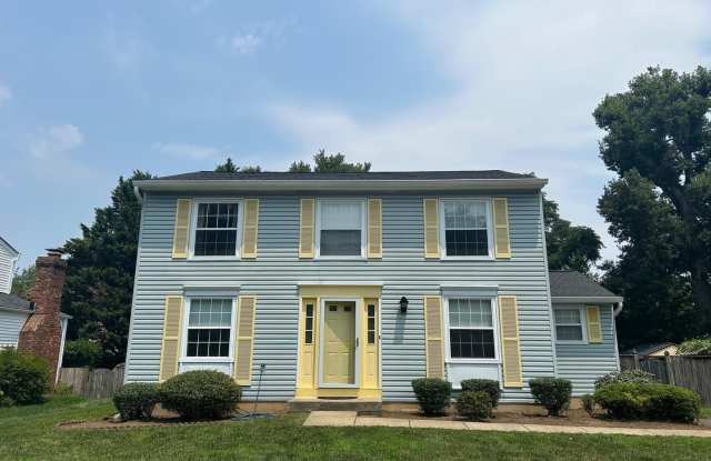 8406 WOODFORD CT