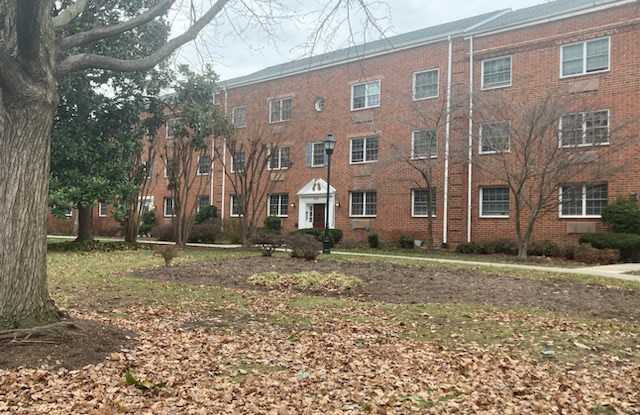 1730 West Abingdon Drive