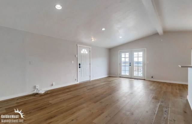 1221 Coronado Avenue