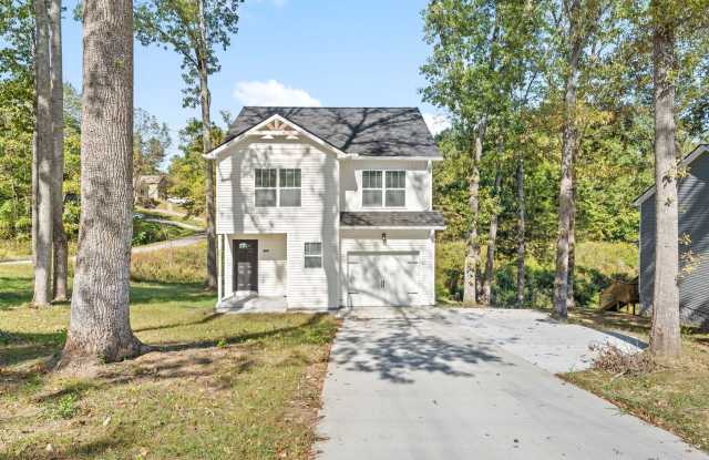 Photo of Pet Friendly Three Bedroom!