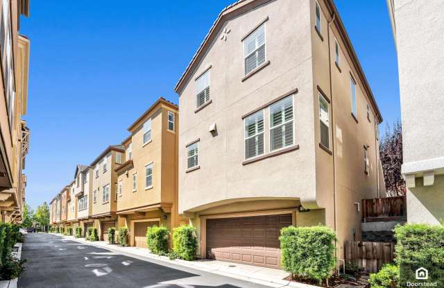 72 Rousseau Pl