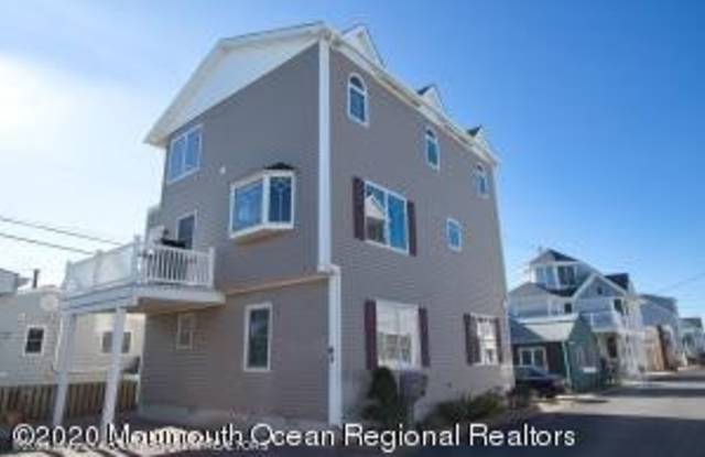63 Beach Way